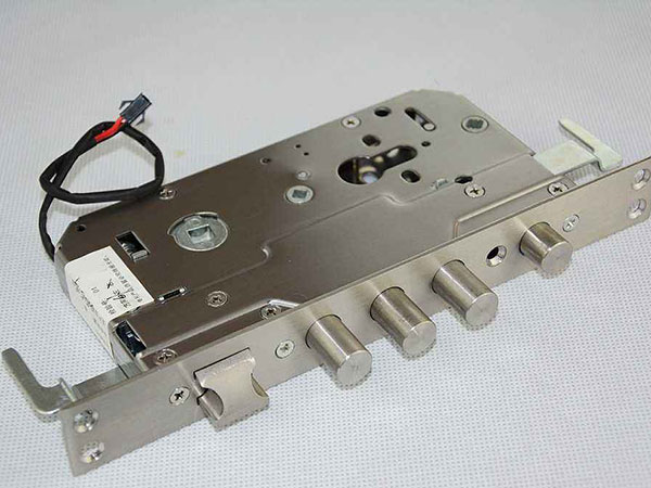 新乐24小时上门开锁公司